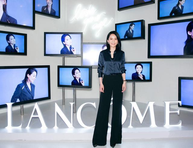 穿衣搭配|中年女性不想显老,这5个方面要讲究,摆脱\中年感\毫不费力