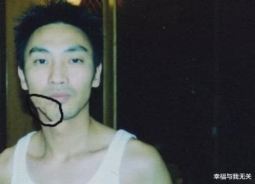 央视春晚|央视春晚一曲成名,被砍下巴脱落缝130针变阶下囚,今卖马桶为生