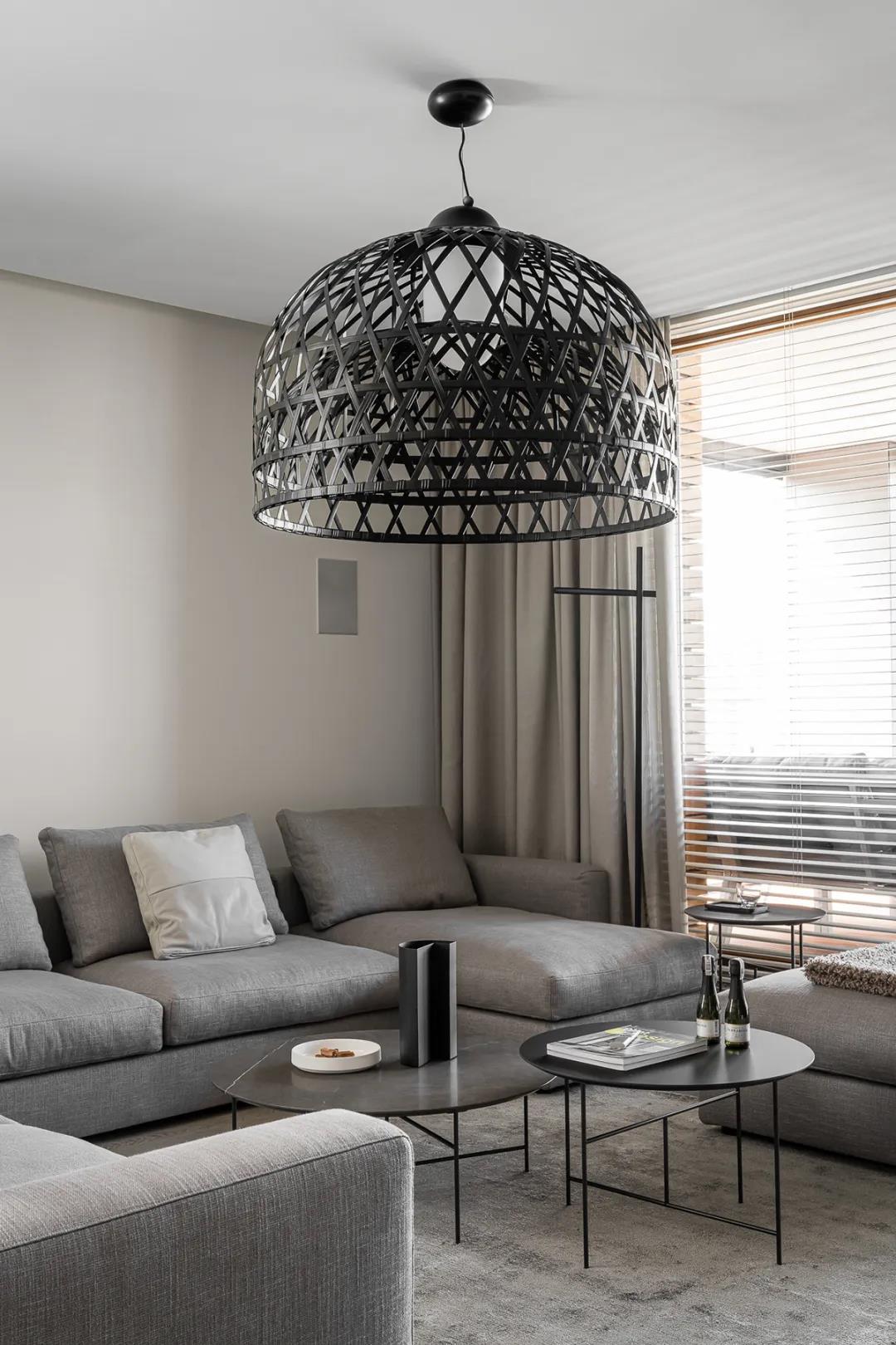 []用高级灰+原木风装修115平的家，有腔调！