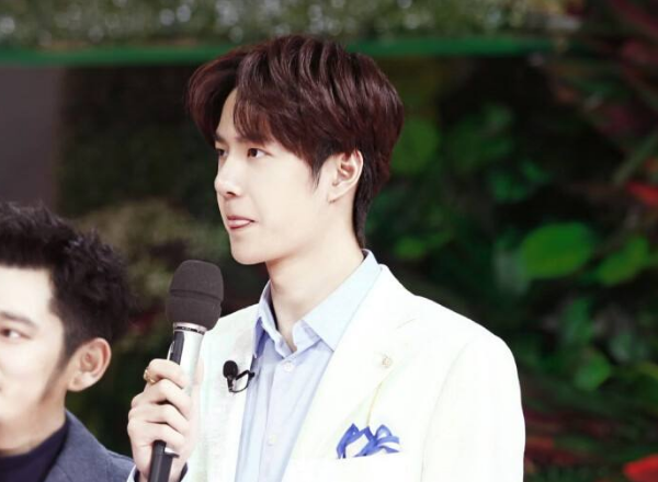 「易烊千玺」易烊千玺王一博将连续合作，两档不同综艺，考验声音跟身体素质