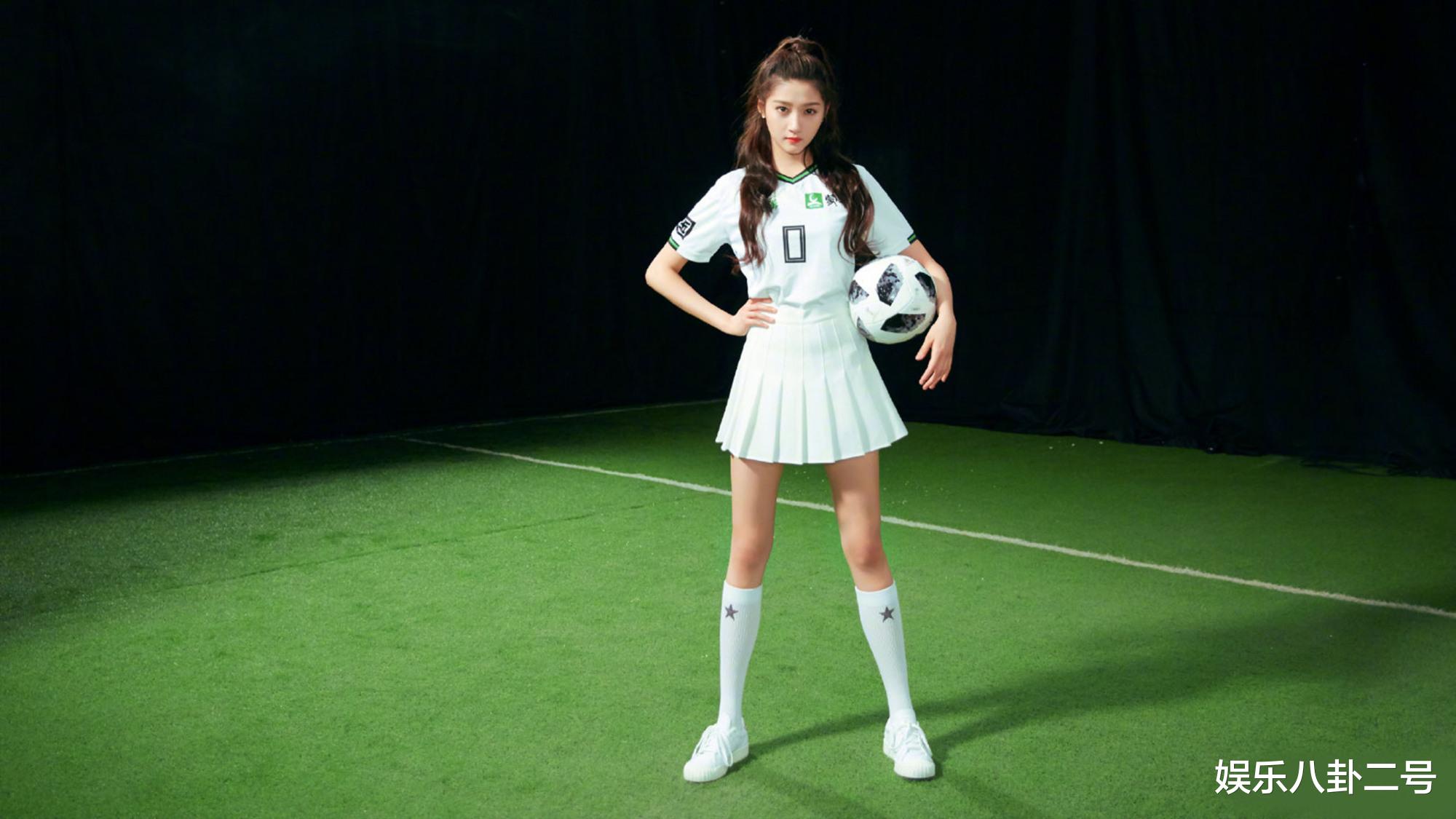 何炅■少了沈腾贾玲保驾护航，关晓彤在《奔跑吧》处境尴尬，几乎被无视