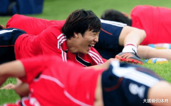 『邓卓翔』国足1-0爆大冷战胜世界冠军，昔日进球功臣发声：揭开国足爆发根本原因