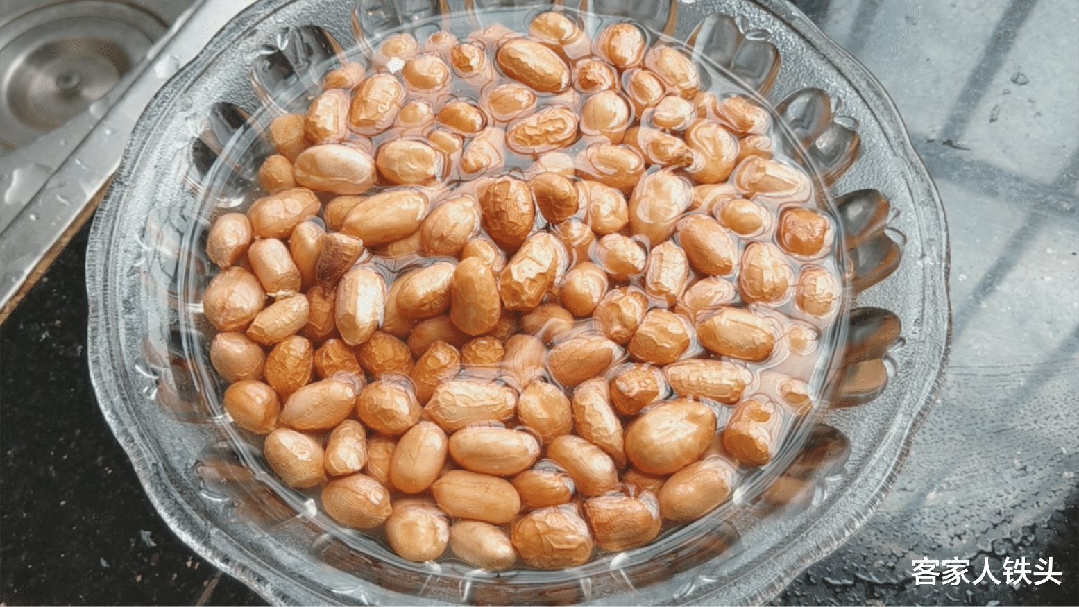 「玉米」客家传统焖猪脚，拌汁都可以吃3碗饭，做法超简单，4斤带汁吃光光