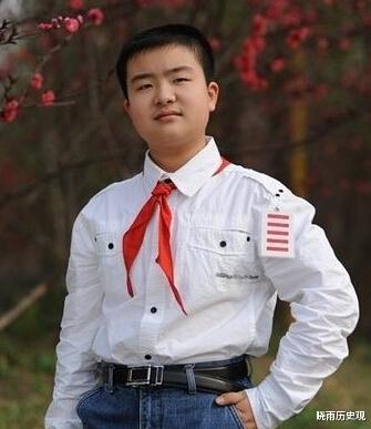 哈佛大学|五道杠队长和不屑弟的反差人生：一个考上民办大学，一个上了哈佛