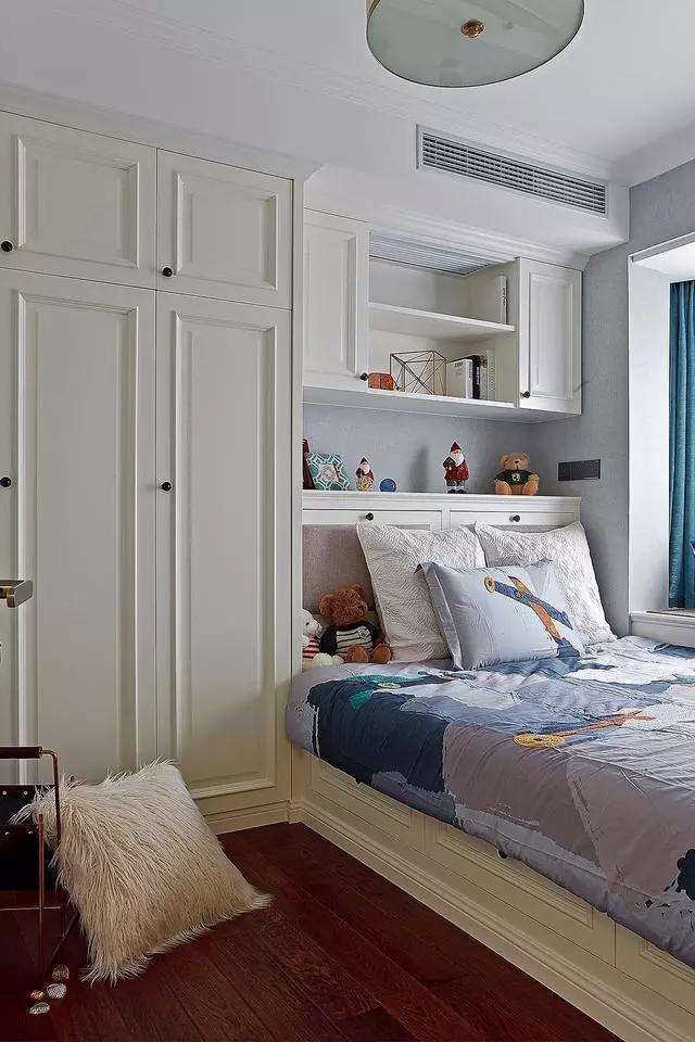 「」现在卧室床头流行这样装，多出5平米收纳空间，更美观实用