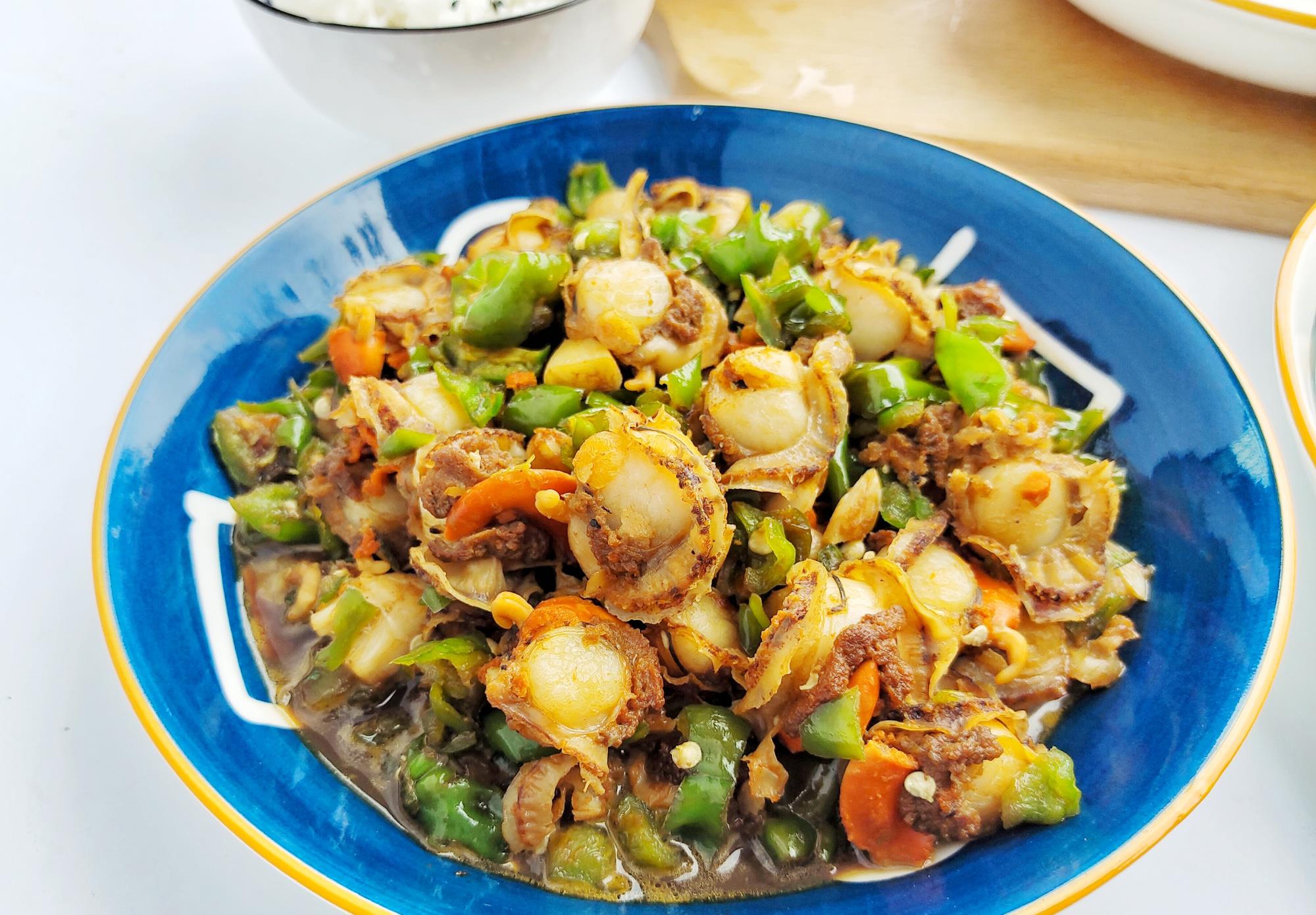 香菜|一家三口的午餐，一荤一素，加2主食，30分钟就做好