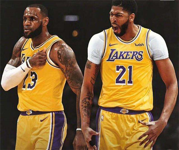 勒布朗·詹姆斯@现役NBA理论上最强的三人组，这三人在一起，能否横扫联盟？