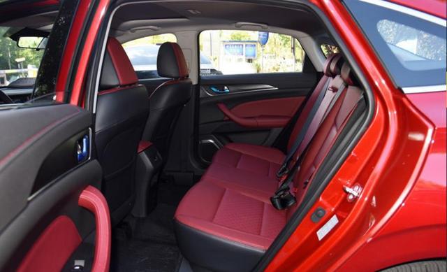 王者荣耀▲最新！长安逸动PLUS上市，蓝鲸1.4T+中控大连屏，7万起还买朗逸？