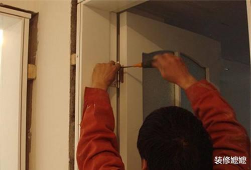 |万万不要让工人这样装木门,住进去后才知有多坑,懊悔我家装错了