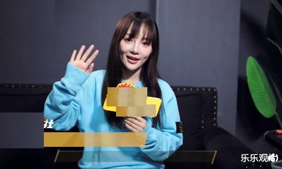 李小璐|李小璐最新采访：失去的一切已经不再重要，女儿才是自己的依靠