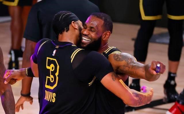 安东尼·戴维斯|湖人再胜掘金三亮点！浓眉刷爆4纪录，JR遭无视，隆多9助攻好淡定