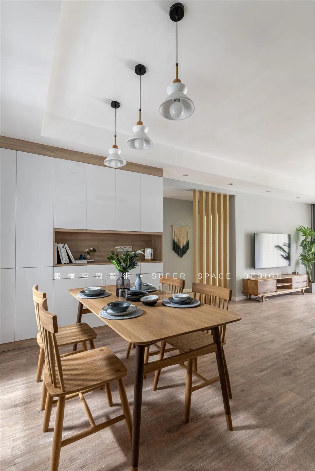 |她家120平的房子光一个客厅就把我迷住,全屋温馨有品,太漂亮了