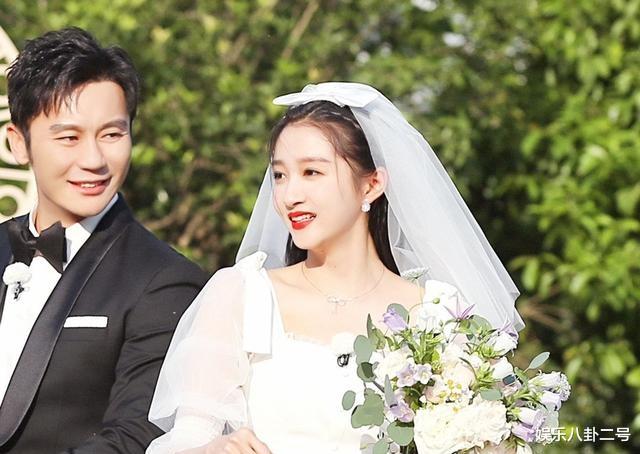 何炅■少了沈腾贾玲保驾护航，关晓彤在《奔跑吧》处境尴尬，几乎被无视