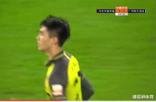 广州恒大|让1米9的大个子打左后卫！粤媒：只有卡帅敢这么做