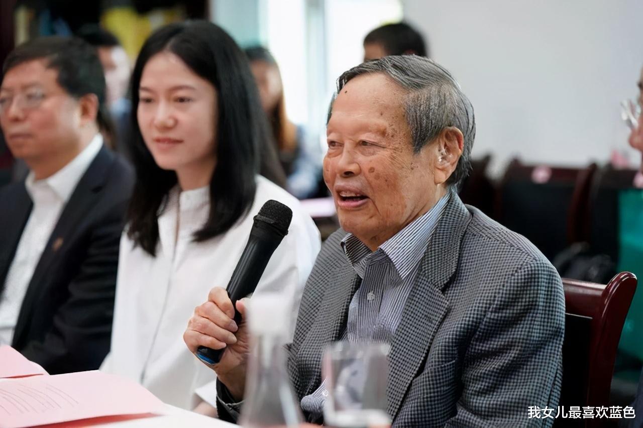 巨龟|顶级科学家，英国有牛顿，德国有爱因斯坦，我国同等级的只有一位