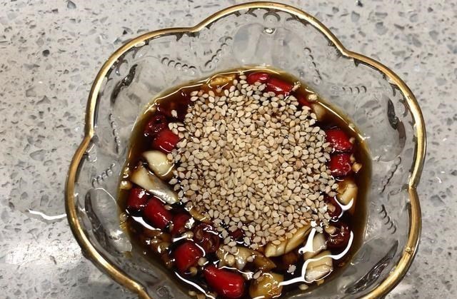 荞麦面|适合晚餐吃的主食，营养全面，热量低，酸辣开胃，天天吃都不腻