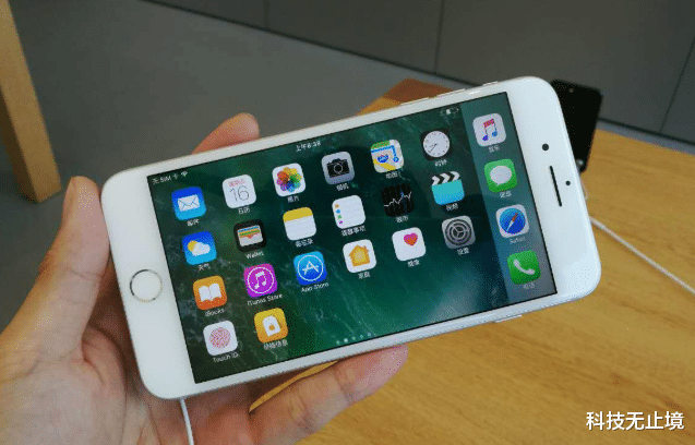 iPhone|从6388跌至3199，iOS13+双摄，最便宜的大屏苹果手机正式诞生！