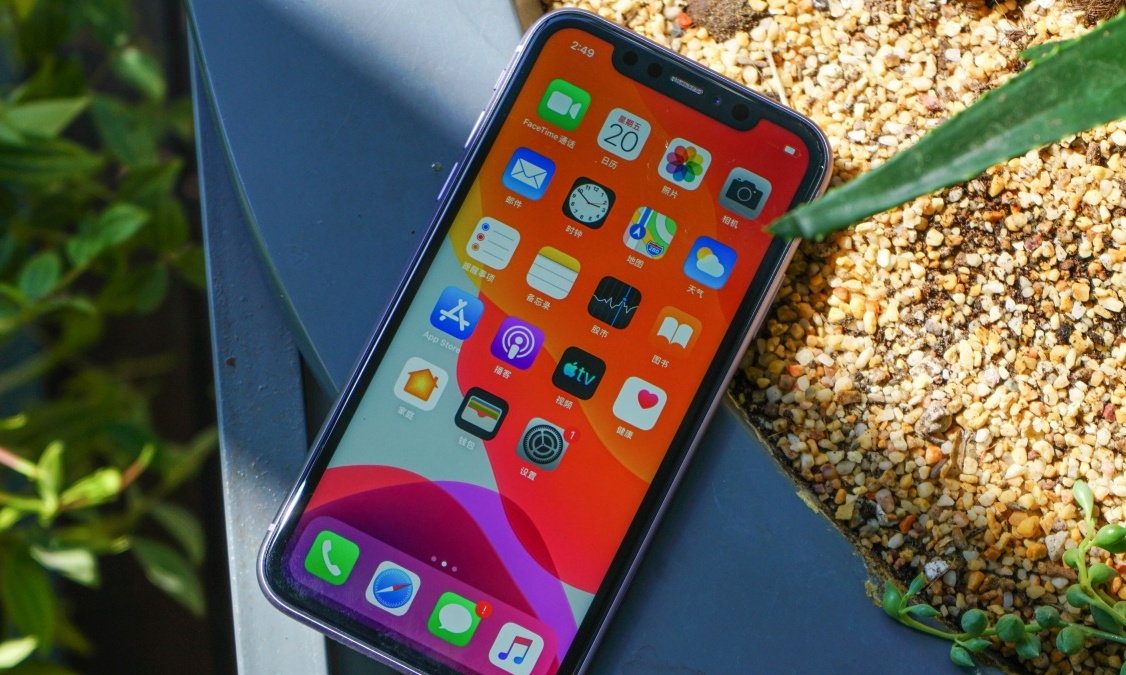 小米科技|5299元的小米10至尊版用的是国产屏？性能不输三星！