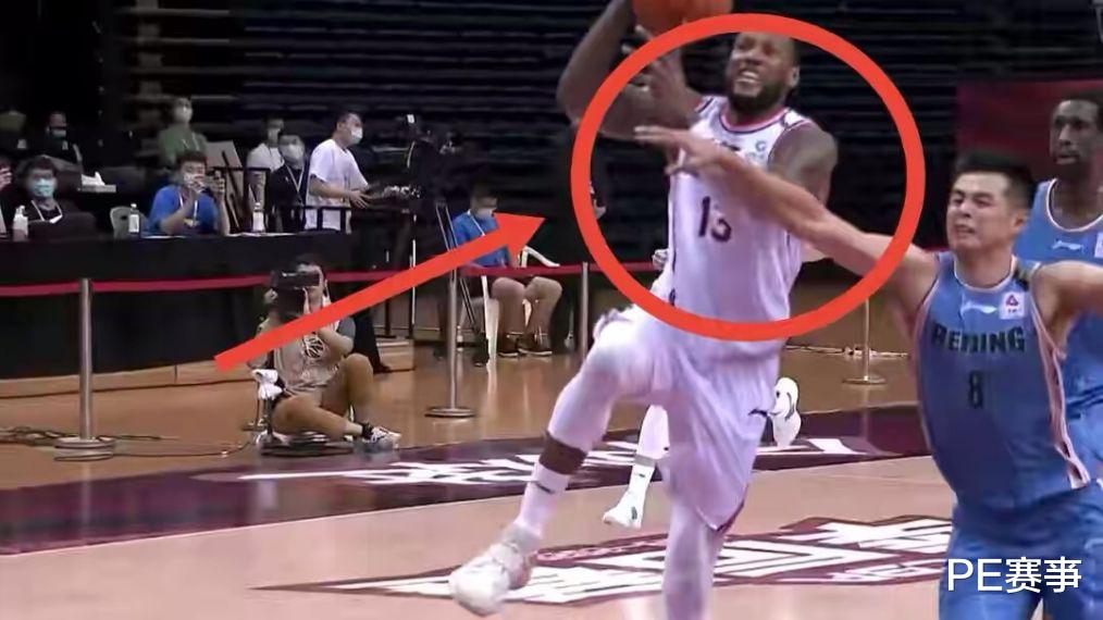 方硕|方硕打手威姆斯判北京出界球，苏群和稀泥点评引来热议