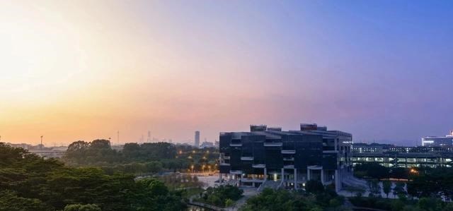 『高校』13所高校被列入“实体清单”,唯一一所四非院校上榜,网友侧目