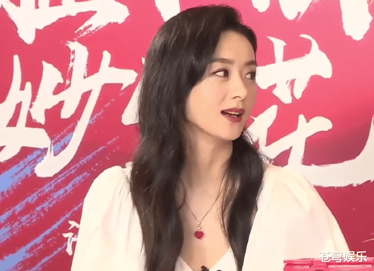 赵丽颖|赵丽颖直播时被随意截图，失去工作室精修保护，这状态真的32岁？