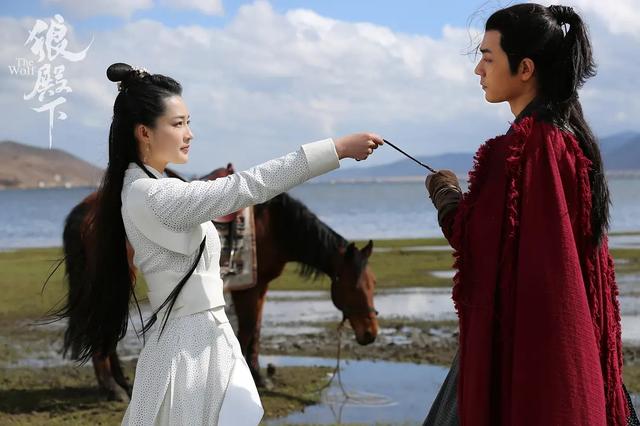 狼殿下▲古偶剧《狼殿下》将播，王大陆和肖战争李沁，剧组赴香格里拉取景