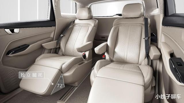 五菱|五菱凯捷顶配才11万多，配置堆成山，家用过于奢侈