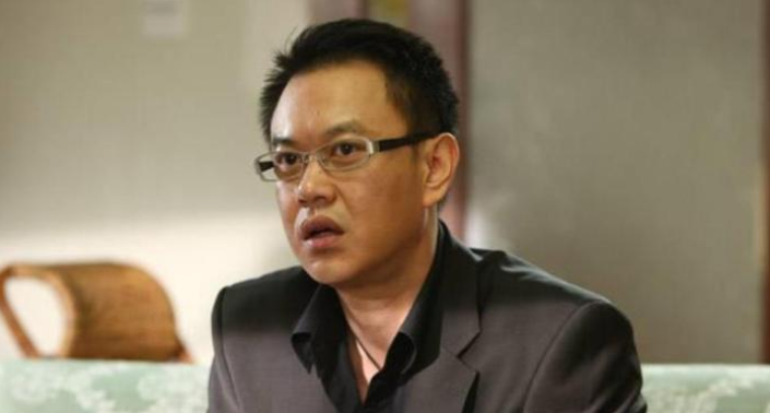 冯嘉怡|他演戏“占尽”baby便宜，却多年不火怒而从商，现在功成名就身价上亿