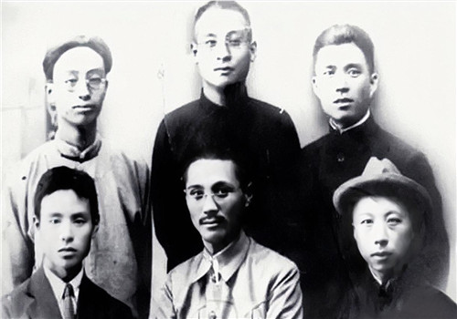 恩人|蒋介石看了此人的资料,吓得直冒冷汗,转身对戴笠下令:不留活口