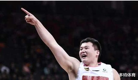 [广东男篮]宏远离队第一人浮上水面？阿联替补合同到期或走人，杜锋也没办法