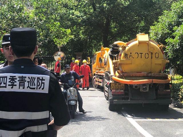 化粪池|杭州失踪女子未找到，警方还在抽干化粪池，小区设有灵堂非同一家人