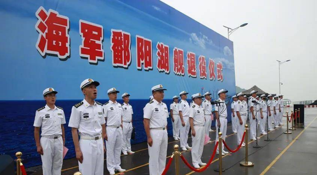 军舰|1周内退役3艘大型军舰，中方此举令白宫失色，鹰派大佬也感慨万千