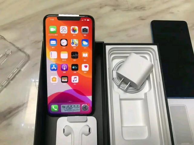 iphone11|iPhone11又降价了？库克真的“妥协了”，造福亿万果粉