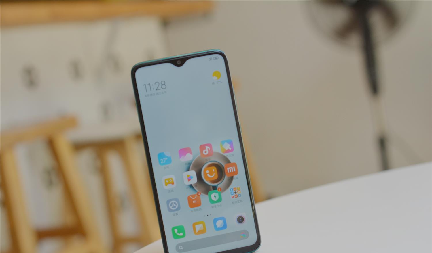 雷军|仅1099元!4500mAh大电池+6400万四摄,网友:雷军做慈善啊!