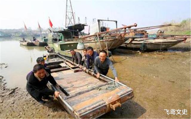 长江|长江捞尸人：捞尸价3.6万曾一天捞13人，身上尸臭几天才能消