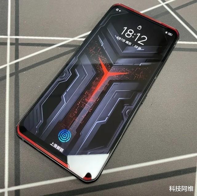 联想|不到三个月狂跌300元，16GB+512GB，国产顶尖5G游戏旗舰处境尴尬