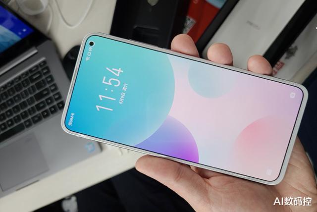 魅族17|魅族17跌至退场价，骁龙865+120Hz，小众旗舰还香吗？