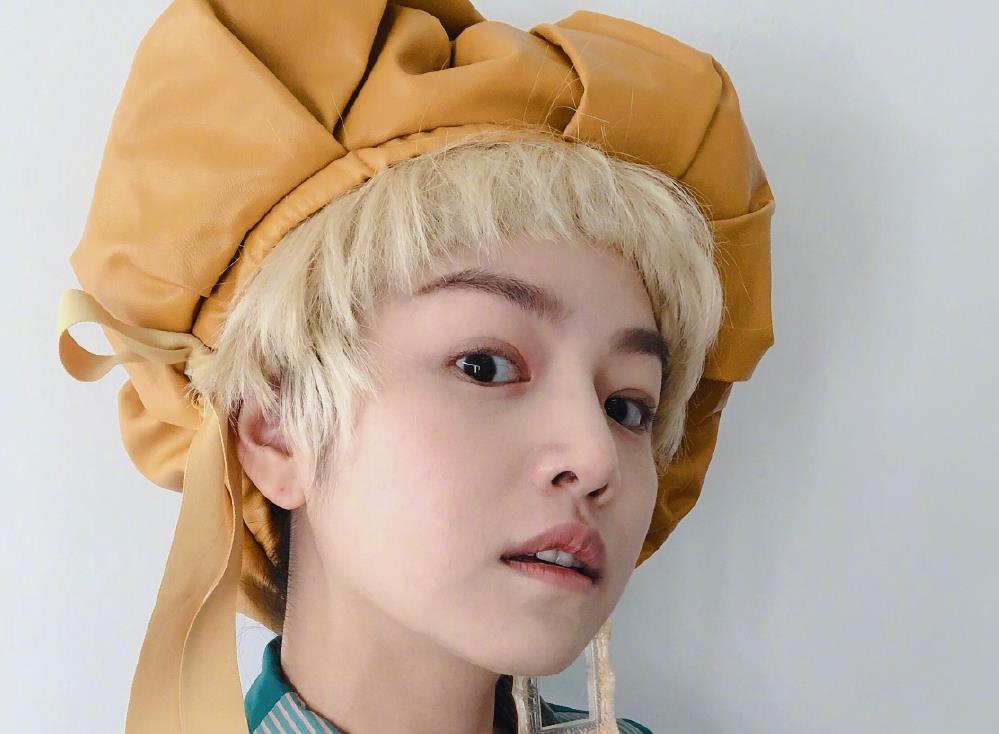 陈妍希|有种惊艳叫陈妍希,减肥后大秀“辣妈腿”,这颜值还配不上陈晓?