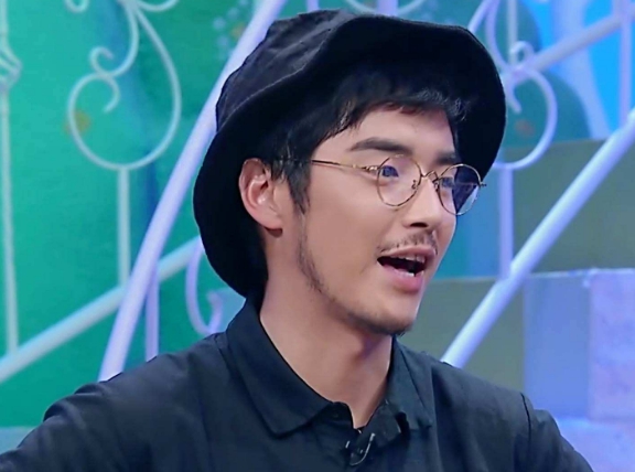 「电影」《美国队长3》中唯一的中国演员，只有2秒钟的镜头，但让人很骄傲