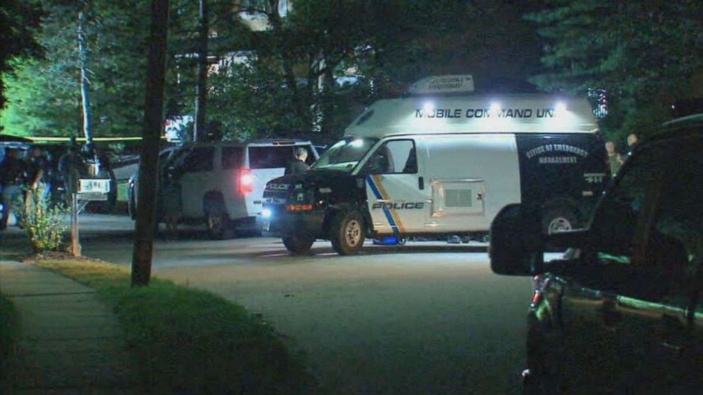 周深|美国一联邦法官之子开家门即被枪杀 丈夫中枪受伤