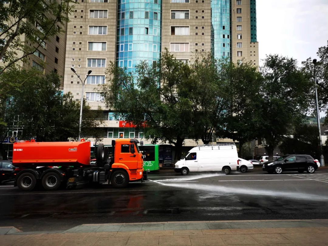 动力|哈萨克斯坦的不明肺炎怎么回事？听听吴尊友和张文宏怎么说