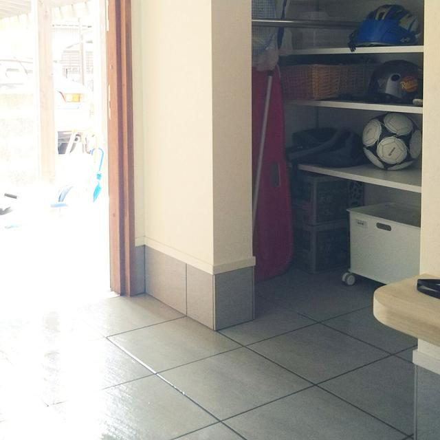 老年小妙招|玄关不要再做鞋柜！学习日本人做储藏室，收纳力强又好用