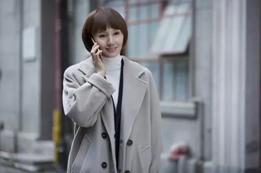 黄渤|她是孙红雷最欣赏的女演员之一，黄渤视她为偶像，今43岁家庭幸福