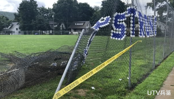 特朗普|几名少年夜间闯入特朗普庄园！警察搜身时候居然发现一把AK-47