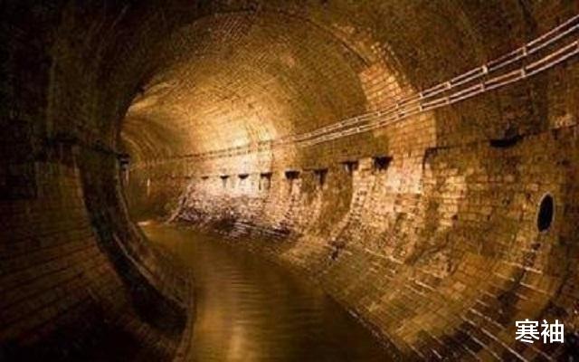 ##世界上最大的下水道“地下城”：生活6000余人，像老鼠一样求生！