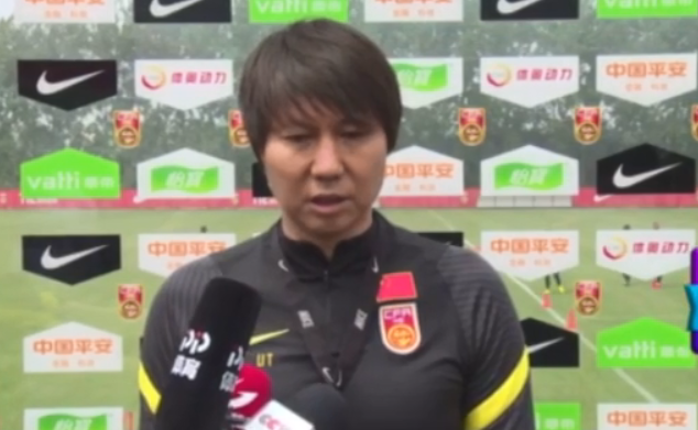 李铁:李铁点评洛国富有两个优势,透露原本想征调阿兰,确认两场热身赛