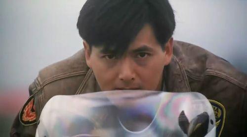 「电影」一首火了整整32年的歌曲，歌词中没有一个爱字，引发了无数人共鸣