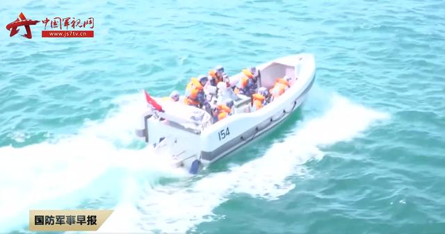 「南海」我军三大战区纷纷出动，驱护舰同时巡逻南海，主力战舰就是威风