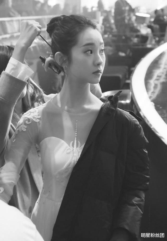 娱乐圈@她的颜值曾惊艳众人，但进了娱乐圈后好像就一般了