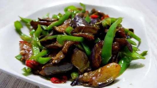 『茄子』这几道家常下饭菜，8元就搞定，比大鱼大肉好吃，十分过瘾